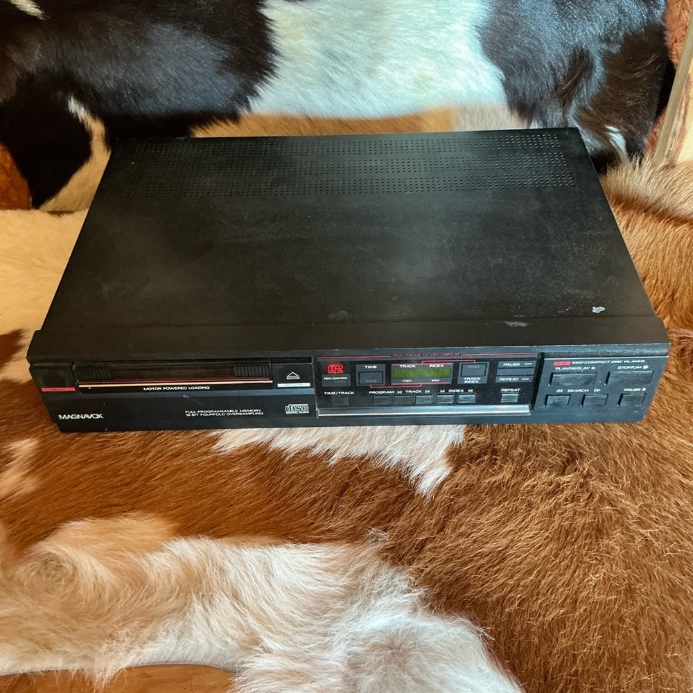 Magnavox CD Player CDB-560 No Remote - For Parts, Not Working